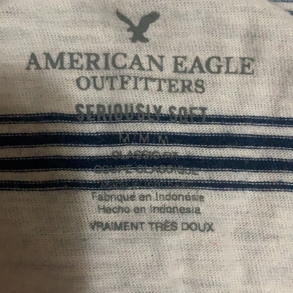 American Eagle T-shirt - Picture 3 of 3